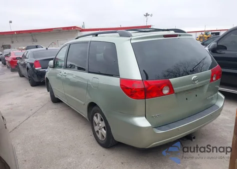 2008 Toyota Sienna Xle z USA, uszkodzony, nr VIN 5TDZK22CX8S162344